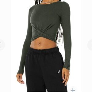 Alo Yoga cover top in Dark Cactus Color